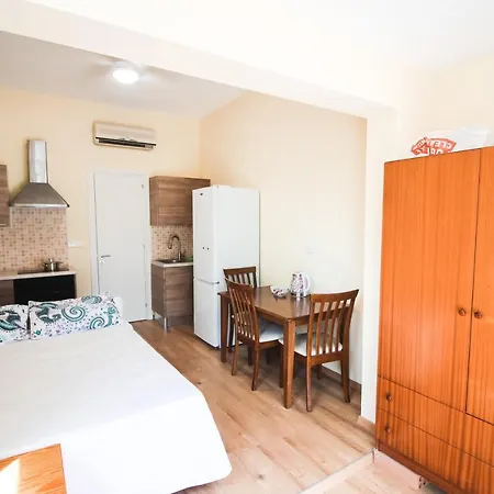 Moon-light Studio * Ларнака