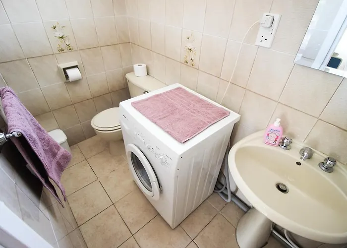 Moon-light Studio * Λάρνακα